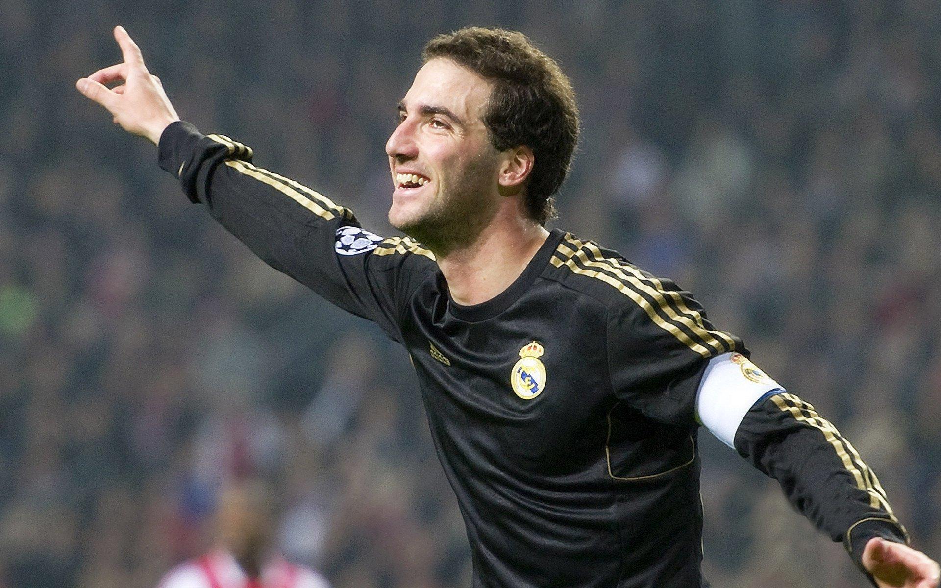 费城七六人队站在十字路口，管理层的抉择将决定球队未来走向